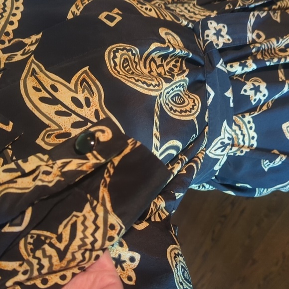 vtg 100% Silk Dress Black/ Gold Paisley Scroll self Belt Button Front Dress Sz 4 - Picture 6 of 10